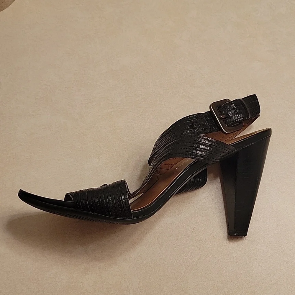 Beautiful high heeled sandals - Picture 4 of 5